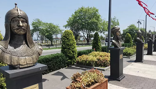 Ordu'da 2 büst daha meydandan kaldırıldı! Diriliş Ertuğrul büstüyle olay olmuştu - Resim: 1