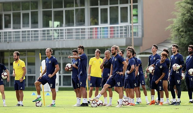 Futbolcular isyan etti! İşte Fenerbahçe'deki çöküşün sebepleri - Resim: 3