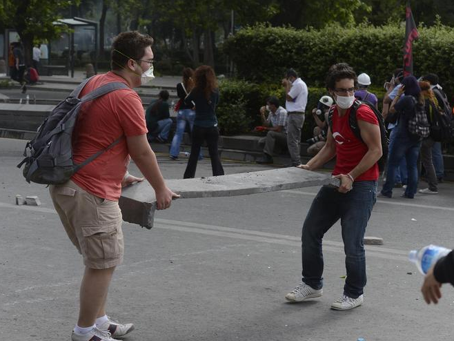 Gündüz oldu, hasar ortaya çıktı - Resim: 1