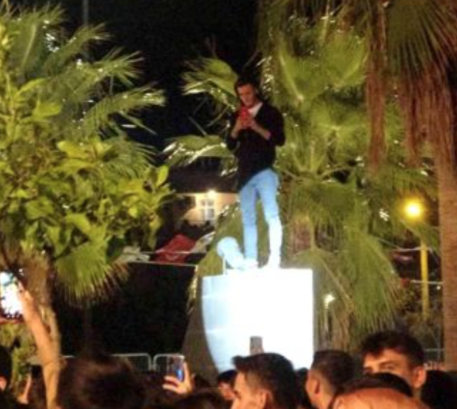 Haluk Levent'i konserinde kızdırdılar: ''Burası şehit ismi verilmiş bir park!'' - Resim: 2