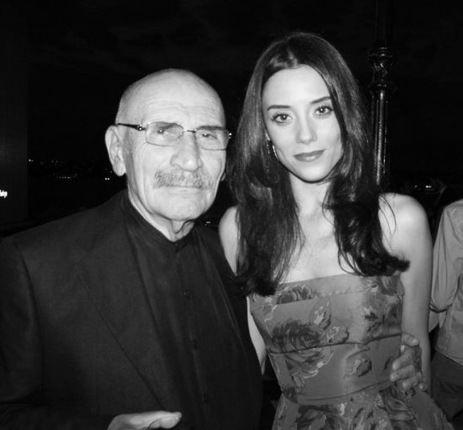 Cansu Dere makyajsız yakalandı bu sefer görenleri şaşırtmayı başardı - Resim: 4