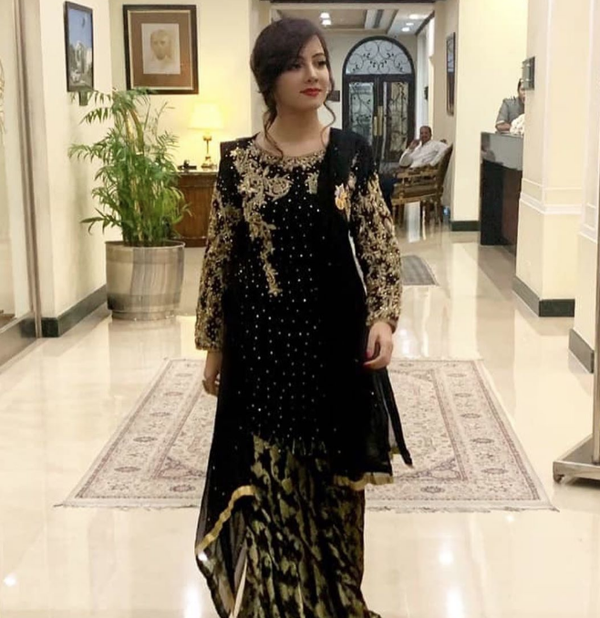 Çıplak görüntüleri ifşa oldu genç şarkıcı af dileyip şaşırtan bir karar aldı - Resim: 3