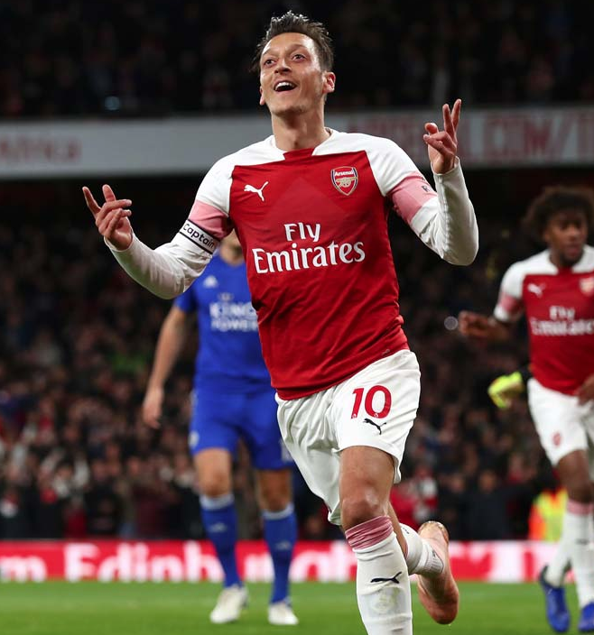 Mesut Özil'in 'Elhamdülillah' paylaşımı ortalığı salladı Almanlar kampanya başlattı - Resim: 1