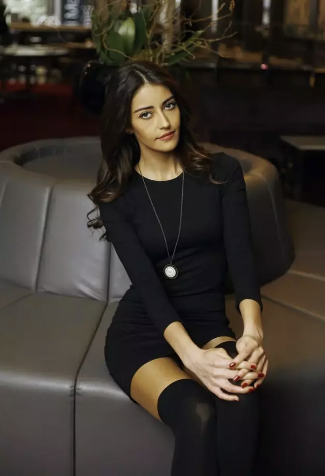 Türkiye güzeli Tuğba Melis Türk kutsal topraklarda! Umre ziyaretinden paylaştı - Resim: 2