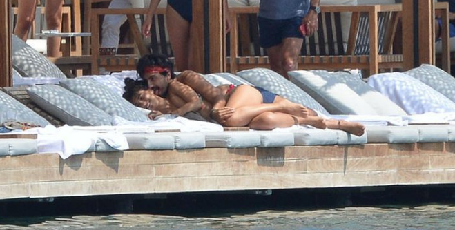 Tuba Büyüküstün'den takipçilerini kızdıran paylaşım - Resim: 1