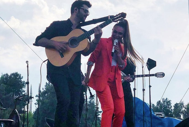 Gitaristi ile evlenen Ziynet Sali paraya kıydı düğün için kesenin ağzını açtı - Resim: 1