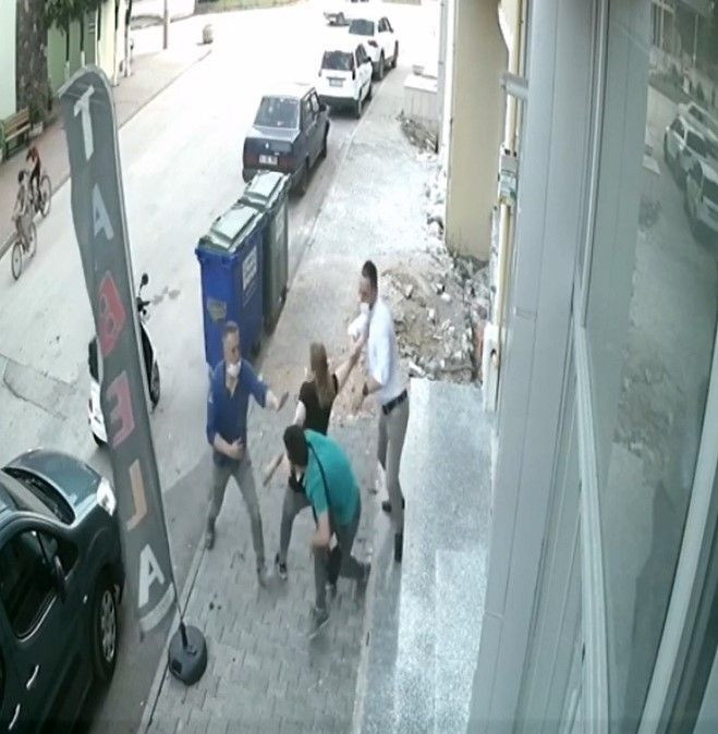 Bolu'da 'Namusuma yan baktın' iddiasıyla tekme tokat dayak yedi - Resim: 2