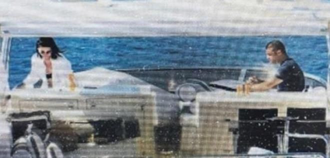 Sibel Can'ın bikinili pozları magazin gündemine bomba gibi düştü tangalı hali hatırlandı - Resim: 3