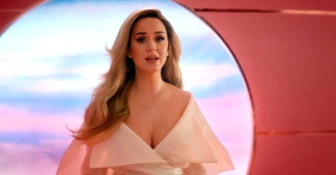 Yıldız şarkıcı Katy Perry hamile olduğunu duyurdu! Bakın klibinde nasıl ortaya çıktı - Resim: 4