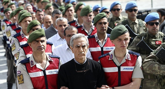 Darbeci Akın Öztürk'ün yüzsüzlüğüne bakın! Bakın ne istedi - Resim: 2