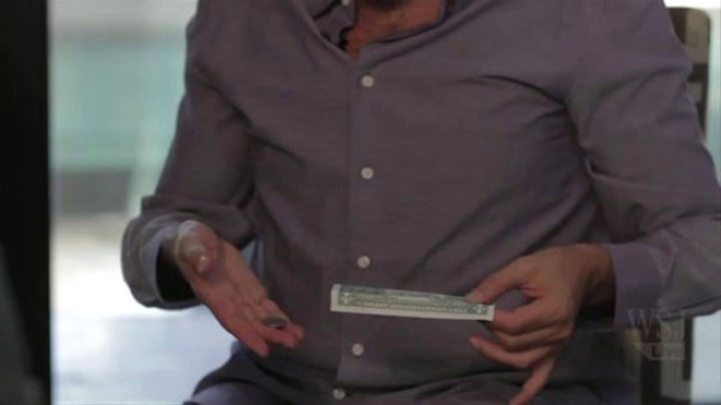 David Copperfield hileyi ifşa etti! Parayı havada nasıl tutuyor? - Resim: 2