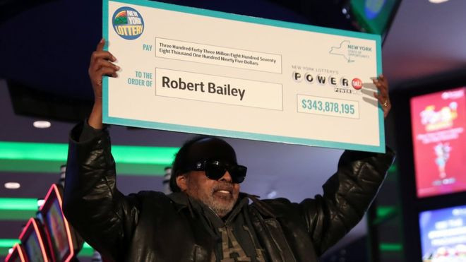 25 yıl lotoda aynı rakamları oynadı sonunda 343 milyon dolarlık büyük ikramiyeyi kazandı - Resim: 2