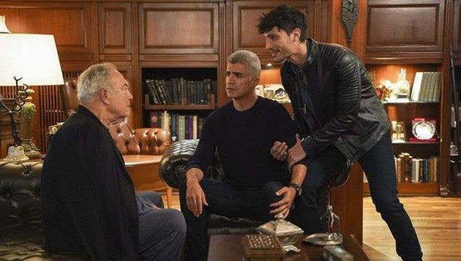 Star TV'de işleri Özcan Deniz karıştırdı! Akrep ve Sol Yanım için flaş karar - Resim: 1