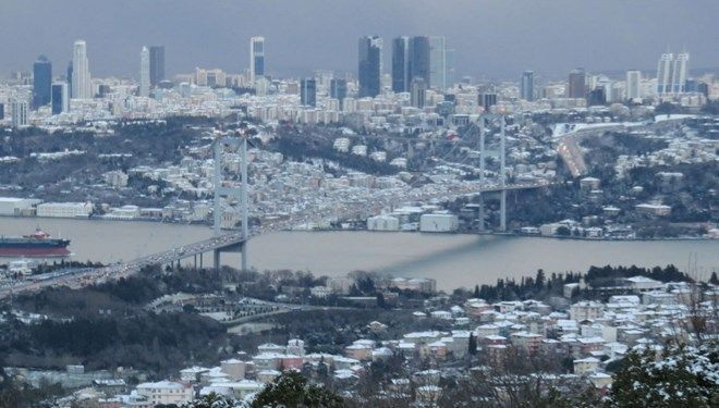 İstanbul'da kar yağışı şehir beyaza bürüründü saat kaça kadar sürecek - Resim: 1