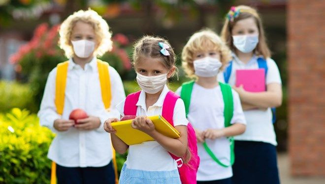 Okulların açılmasıyla ilgili sevindiren araştırma! Çocuklar koronayı 6 kat daha az yayıyor - Resim: 1