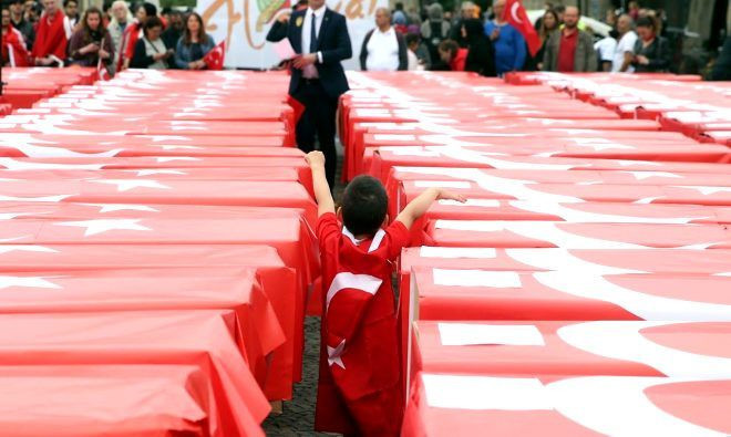Türk bayrağına sarılı 251 tabut! Almanya'da duygu dolu 15 Temmuz anması - Resim: 3