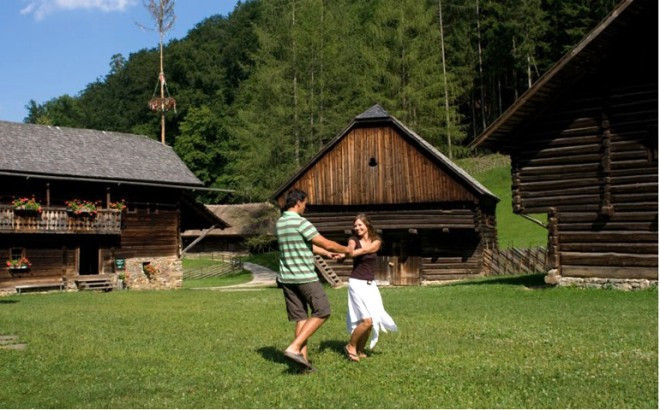 Böyle iğrenç gelenek görülmedi! İlişkiye giren anne babasını... - Resim: 4