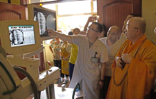 1000 yıllık rahip mumyasından çıkanlar herkesi şoke etti - Resim: 2