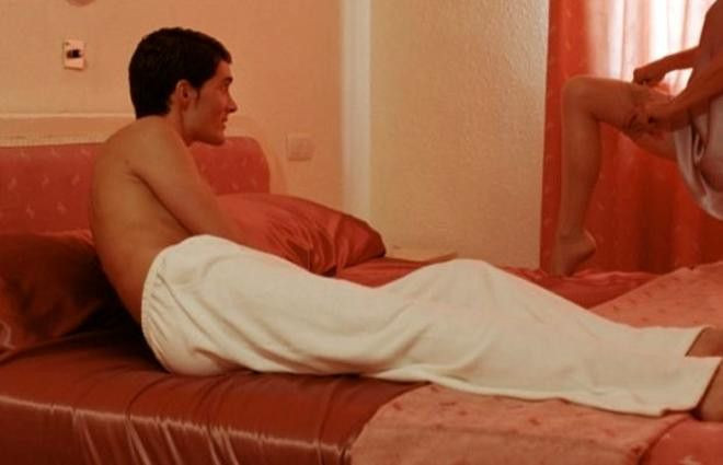 İhanet en yakınından geldi 23 yaşındaki kadın kocası ile annesini yatakta bastı - Resim: 4