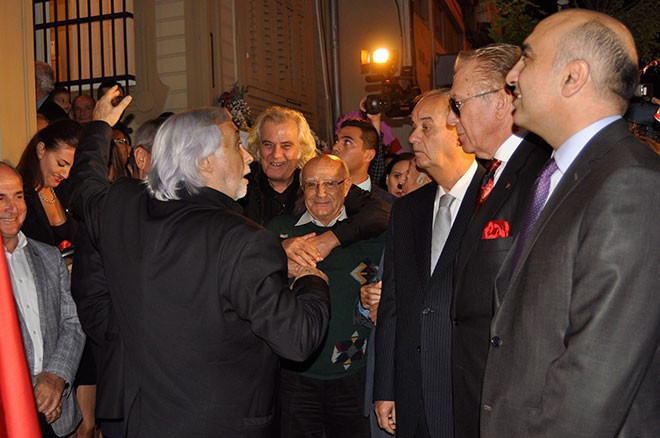 Tarık Akan'ın iş yerini bastığı ünlü isim! Adile Naşit araya girince... - Resim: 4