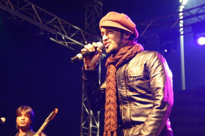 Konserde tacizi görünce şarkısını yarıda kesip... - Resim: 4