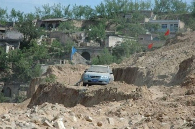 Protesto için yaptığına bakın inanılmaz olay - Resim: 2