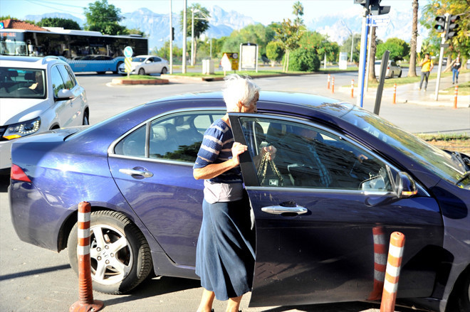 Deniz Baykal'ın eşi Olcay Baykal haberi alır almaz... - Resim: 3
