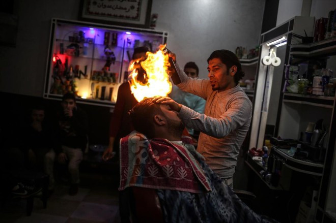 Böyle berber görülmedi! Kafalarını yakıyor nedeni ise… - Resim: 4