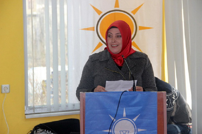 AK Parti'de şok istifa! Sarı saçlı fotoğrafını paylaşınca... - Resim: 3