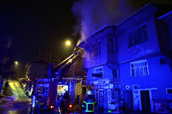 Afgan ailenin hayatını gazete dağıtıcısı kurtardı! - Resim: 2