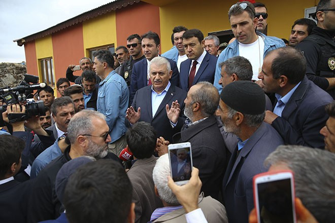 Şehit yakını Başbakan'ı duygulandırdı! - Resim: 2