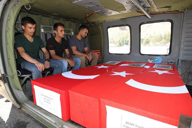 Hakkari'deki şehit bakın kim çıktı! Ünlü oyuncu yıkıldı - Resim: 1