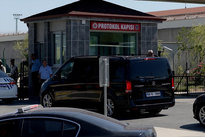 Enis Berberoğlu Kılıçdaroğlu'nu gördüğünde bakın ne yaptı - Resim: 2