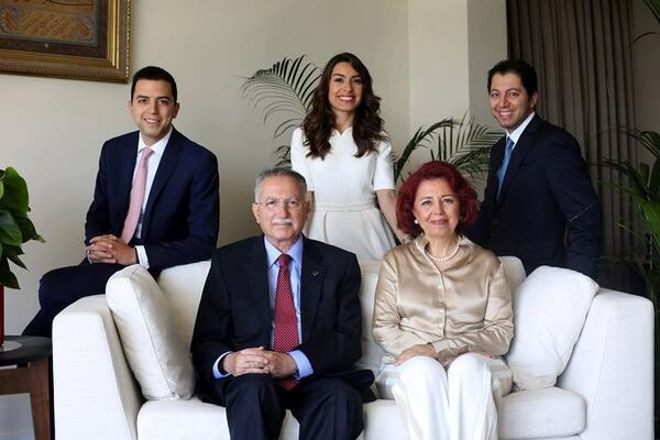 İşte İhsanoğlu ailesi - Resim: 1