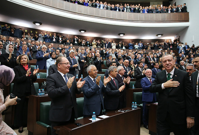 AK Parti grubunda sürpriz isim! O da mı istifa ediyor? - Resim: 2