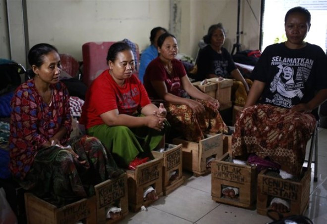 Kendilerine bile bile çimentoya gömdüler! - Resim: 3