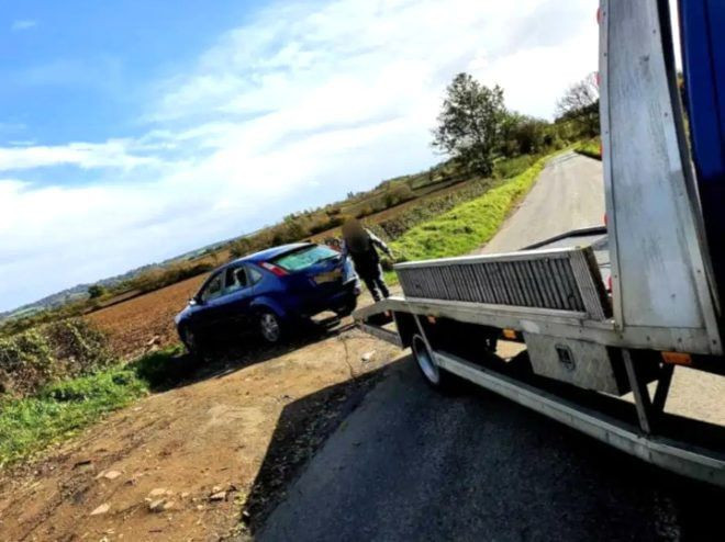 İngiltere'de tarlanın ortasında cinsel ilişkiye giren çiftin imdadına polis yetişti - Resim: 2