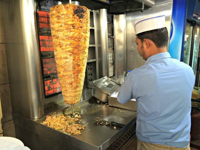 Tavuk döner yerken bir kez daha düşünün! Büyük tehlike - Resim: 1
