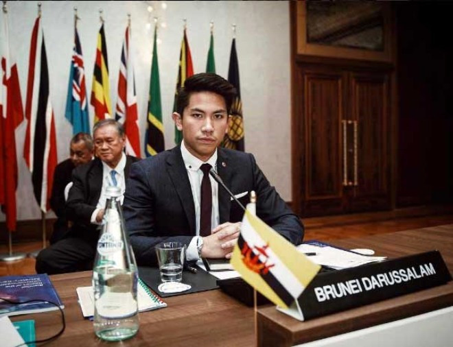 Prens Harry'i tahtınden eden prens! Dünya onu konuşuyor - Resim: 3