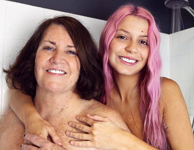 'Yok artık' dedirten düğün 24 yaşındaki YouTuber güzeli 61 yaşındaki kız arkadaşıyla evlendi! - Resim: 1