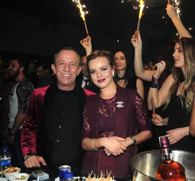 Ağaoğlu'nun sevgilisi isyan etti - Resim: 2