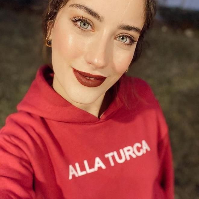 Hazal Kaya'nın yaptığı fedakarlığı duyanlar mest oldu! Enis Arıkan Exxen'de anlattı - Resim: 3