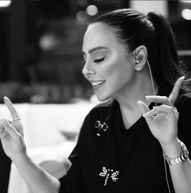 Ebru Gündeş kolunda servet taşıyor! Patek Philippe saatin fiyatı dudak uçuklatır - Resim: 4