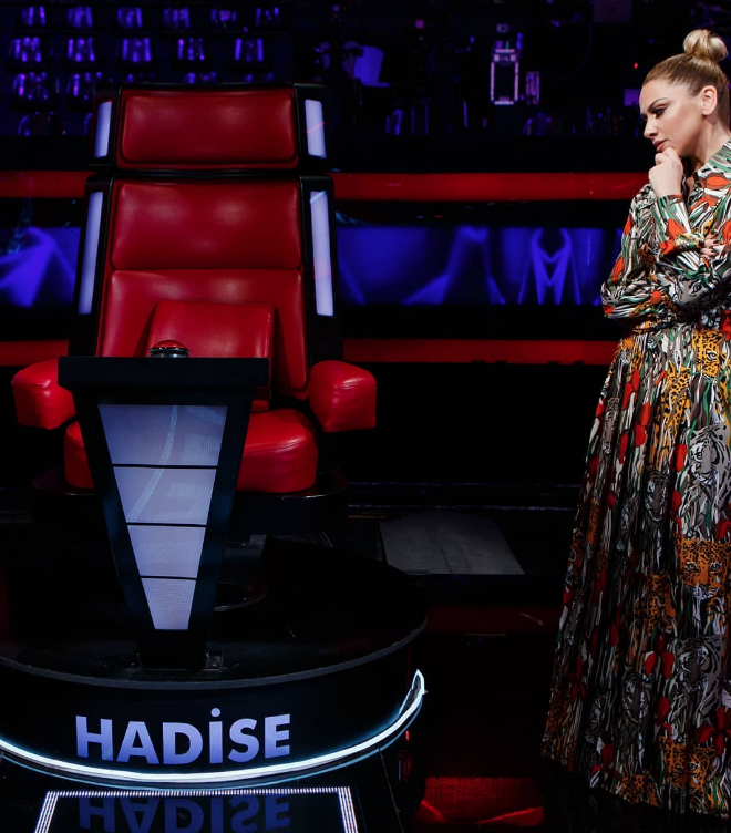 Hadise'den O Ses Türkiye setinde ilginç paylaşım! Olmayan sevgilisini duyurdu - Resim: 2