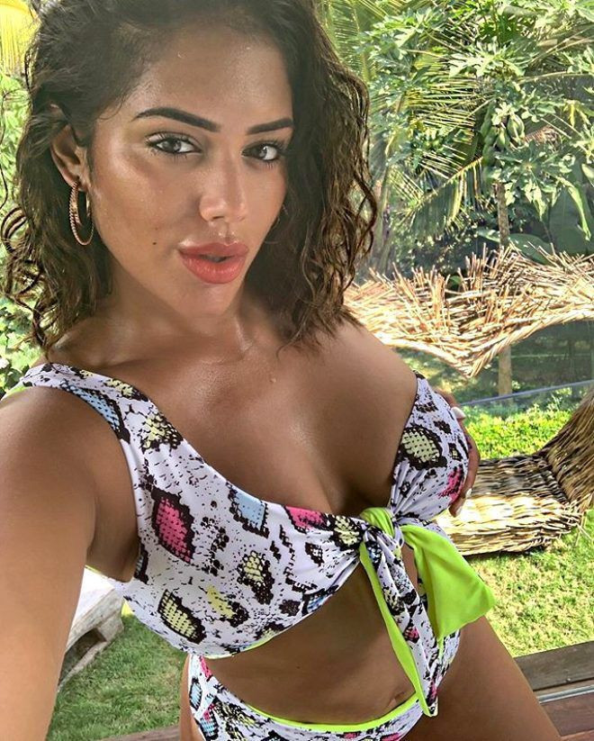 Aşk Adası'nın güzel yarışmacısı sokak ortasında iç çamaşırlarıyla gezdi - Resim: 1