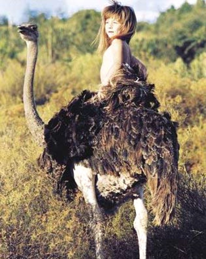 Bu fotoğrafla tanınmıştı hayvanlarla büyüyen kızın son hali - Resim: 2