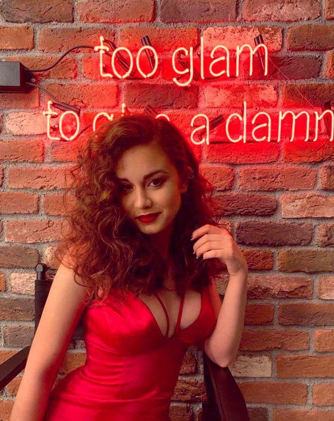 Mine Tugay benzerliği olay Bez Bebek dizisinin oyuncusu Yağmur şimdilerde ortalığı sallıyor - Resim: 3