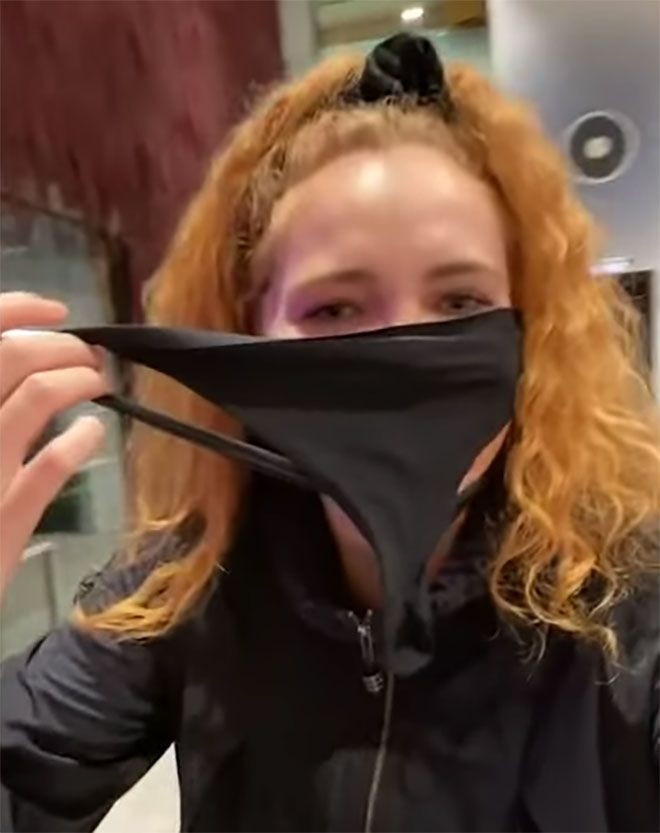 Maskesini evde unutan genç kız külodunu yüzüne geçirdi! - Resim: 2