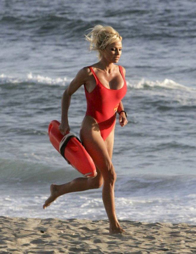 Pamela Anderson sevgilisi Adil Rami tarafından aldatıldı! Canavar diyerek isyan etti - Resim: 2