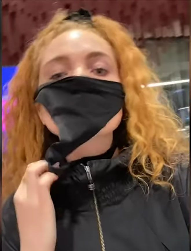 Maskesini evde unutan genç kız külodunu yüzüne geçirdi! - Resim: 3